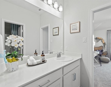 1421 Topaz Trail - Photo Thumbnail 6