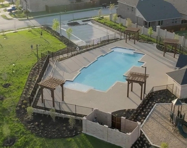 1421 Topaz Trail - Photo Thumbnail 8