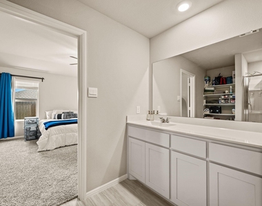 336 Wildrose Circle - Photo Thumbnail 15