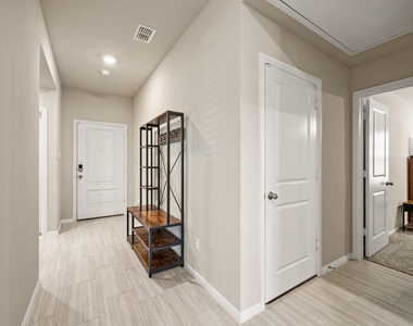 336 Wildrose Circle - Photo Thumbnail 6