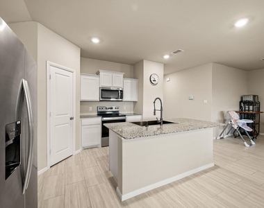 336 Wildrose Circle - Photo Thumbnail 11