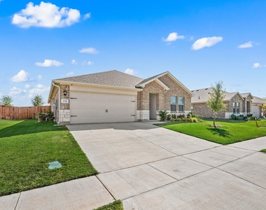 336 Wildrose Circle - Photo Thumbnail 2