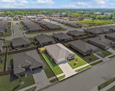 336 Wildrose Circle - Photo Thumbnail 1
