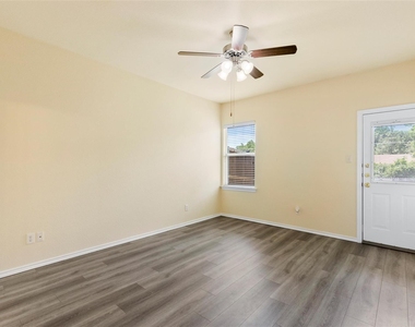 1213 Redman Avenue - Photo Thumbnail 11