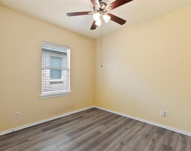 1213 Redman Avenue - Photo Thumbnail 15