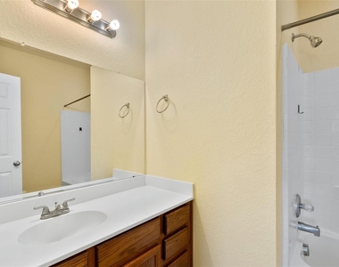 1213 Redman Avenue - Photo Thumbnail 14