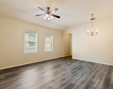1213 Redman Avenue - Photo Thumbnail 1