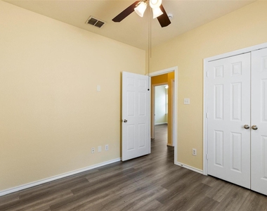 1213 Redman Avenue - Photo Thumbnail 16