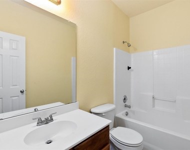 1213 Redman Avenue - Photo Thumbnail 12