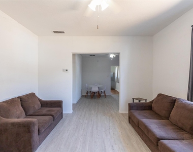 1833 N 7th Street - Photo Thumbnail 4