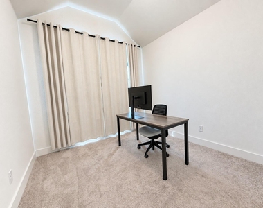 1613 Sandhill Lane - Photo Thumbnail 23