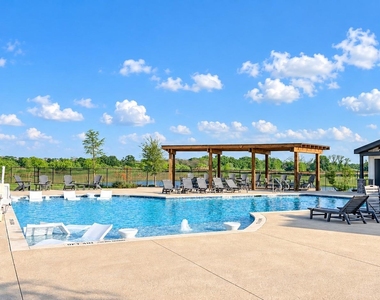1613 Sandhill Lane - Photo Thumbnail 32