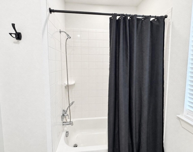 1613 Sandhill Lane - Photo Thumbnail 18