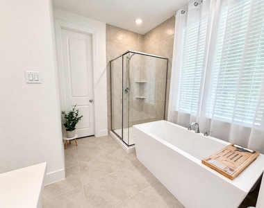 1613 Sandhill Lane - Photo Thumbnail 16