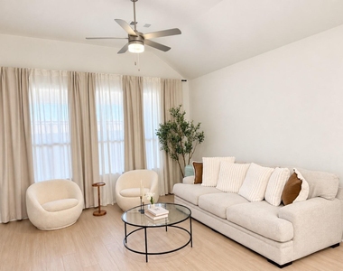 1613 Sandhill Lane - Photo Thumbnail 10