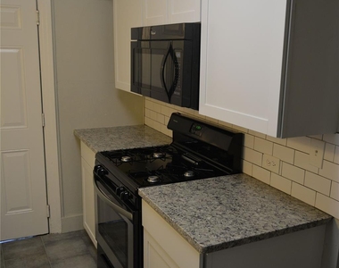 712 Cantey Avenue W - Photo Thumbnail 3
