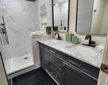 2908 Washington Street - Photo Thumbnail 4