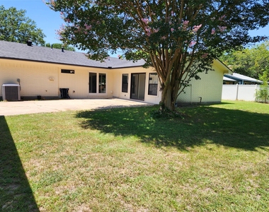 2908 Washington Street - Photo Thumbnail 1