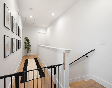 416 Grandview Avenue - Photo Thumbnail 13