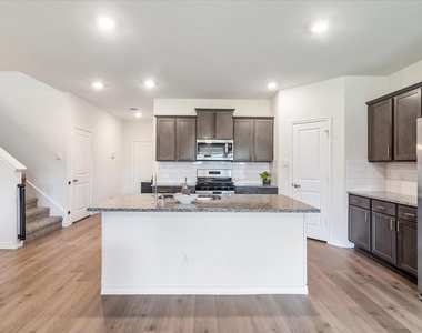 1310 Blossom Court Drive - Photo Thumbnail 10