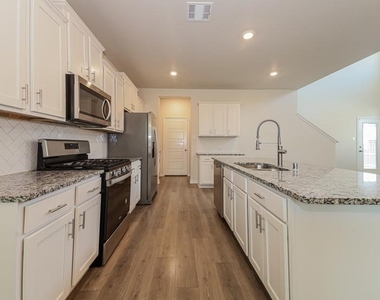 2292 Jasper Drive - Photo Thumbnail 6