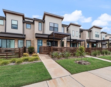 770 Cavitt Court - Photo Thumbnail 1
