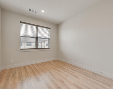770 Cavitt Court - Photo Thumbnail 6