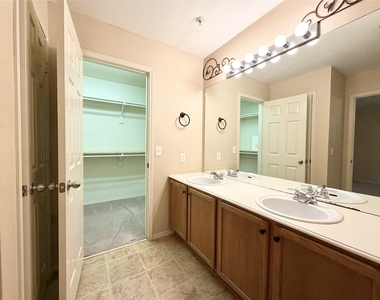 2224 Stonepark Place - Photo Thumbnail 16