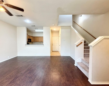 2224 Stonepark Place - Photo Thumbnail 10