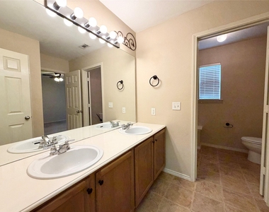 2224 Stonepark Place - Photo Thumbnail 15