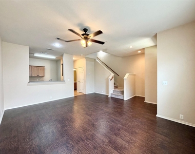 2224 Stonepark Place - Photo Thumbnail 5