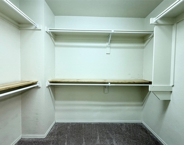 2224 Stonepark Place - Photo Thumbnail 19