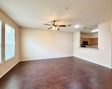 2224 Stonepark Place - Photo Thumbnail 4