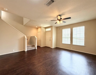2224 Stonepark Place - Photo Thumbnail 3