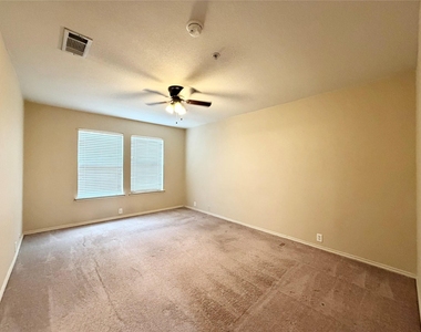 2224 Stonepark Place - Photo Thumbnail 13