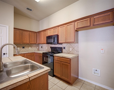 1314 Piedmont Drive - Photo Thumbnail 6