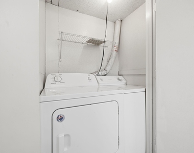 929 W Hickory Street - Photo Thumbnail 11
