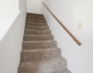 929 W Hickory Street - Photo Thumbnail 12