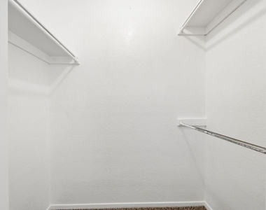 929 W Hickory Street - Photo Thumbnail 19