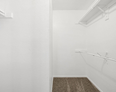 929 W Hickory Street - Photo Thumbnail 20