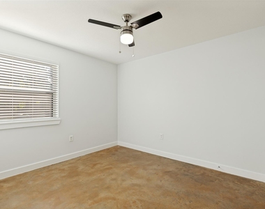 5111 Manett Street - Photo Thumbnail 6