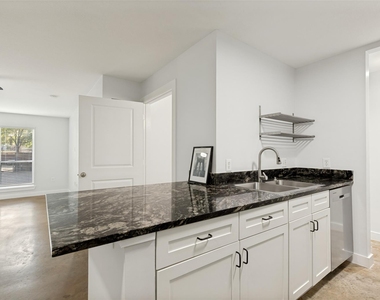5111 Manett Street - Photo Thumbnail 5