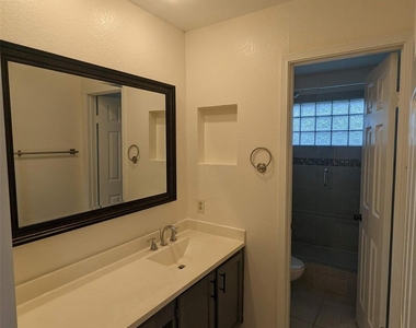 266 Barclay Avenue - Photo Thumbnail 20