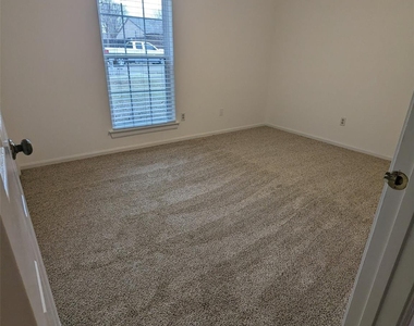 266 Barclay Avenue - Photo Thumbnail 21