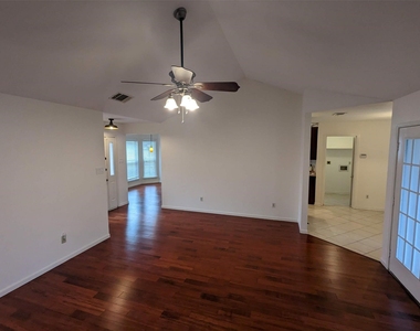 266 Barclay Avenue - Photo Thumbnail 3