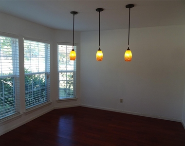 266 Barclay Avenue - Photo Thumbnail 9