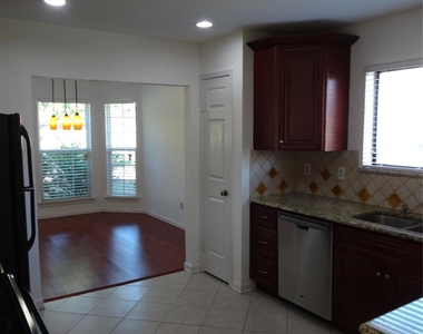 266 Barclay Avenue - Photo Thumbnail 6