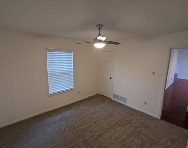 266 Barclay Avenue - Photo Thumbnail 23