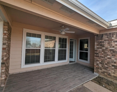 266 Barclay Avenue - Photo Thumbnail 25