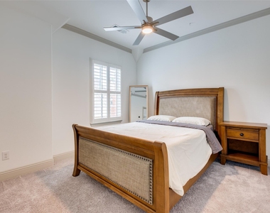 7124 Soto Street - Photo Thumbnail 18